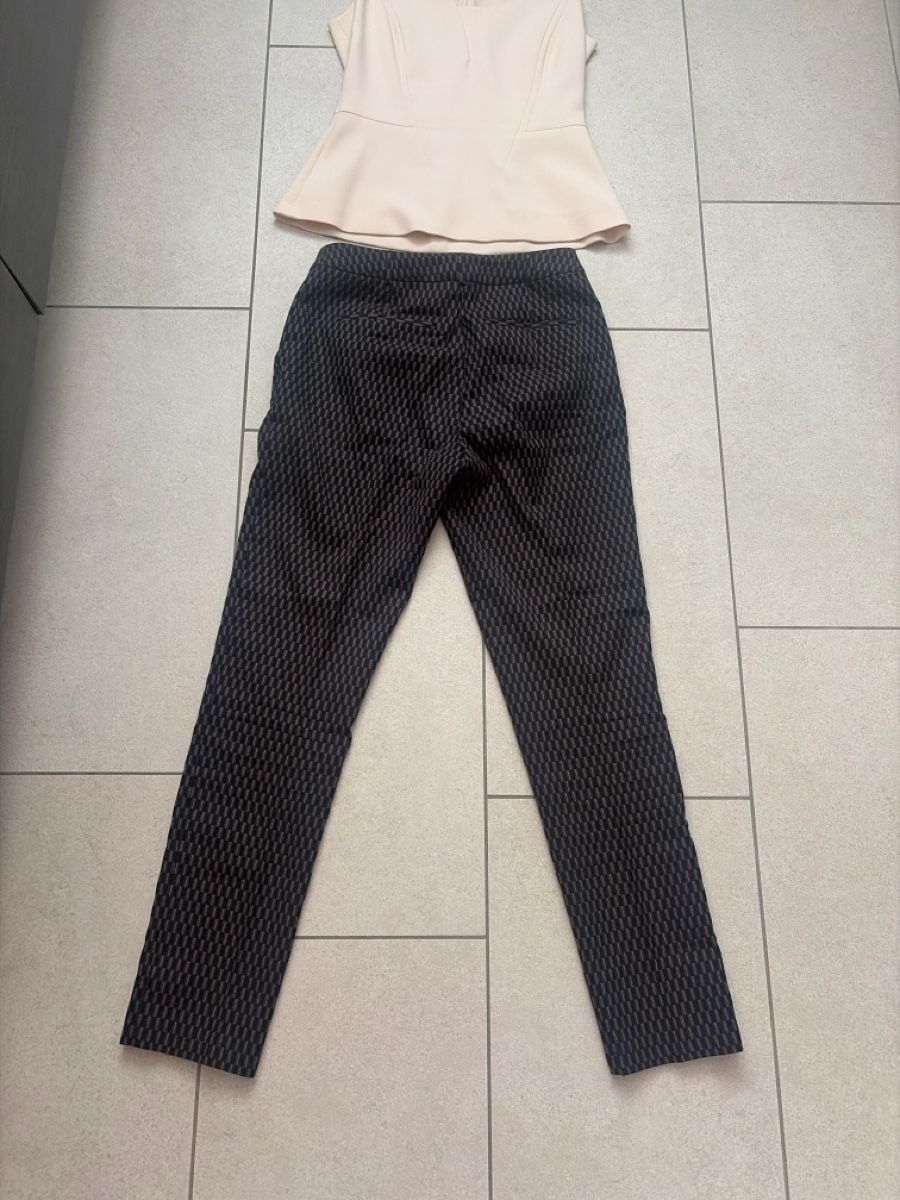 Hugo Boss Pantaloni: HUGO BOSS Hose Gr. 36 Jacquard Muster Anthrazit Rosé – Nuovo (secondo la descrizione) da Wallisellen venduto da Lan_82sz 2