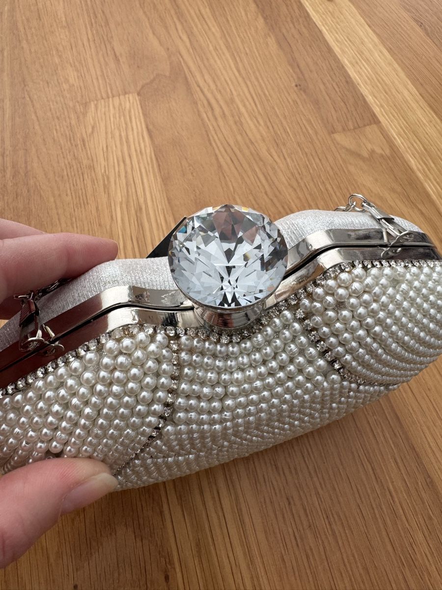 Borse da donna: Borsa Duki Daso per donna, con perle e strass, argento – Nuovo e nell'imballaggio originale da Someo venduto da sam_hg7j 7