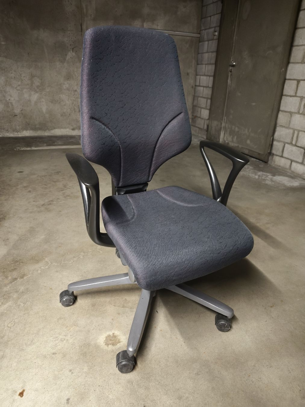 Giroflex Sedie: Giroflex 64 (Bürostuhl) – Usato da Volketswil venduto da Dbx_856
