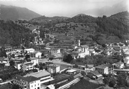 Besazio (TI) Mendrisiotto veduta aerea G