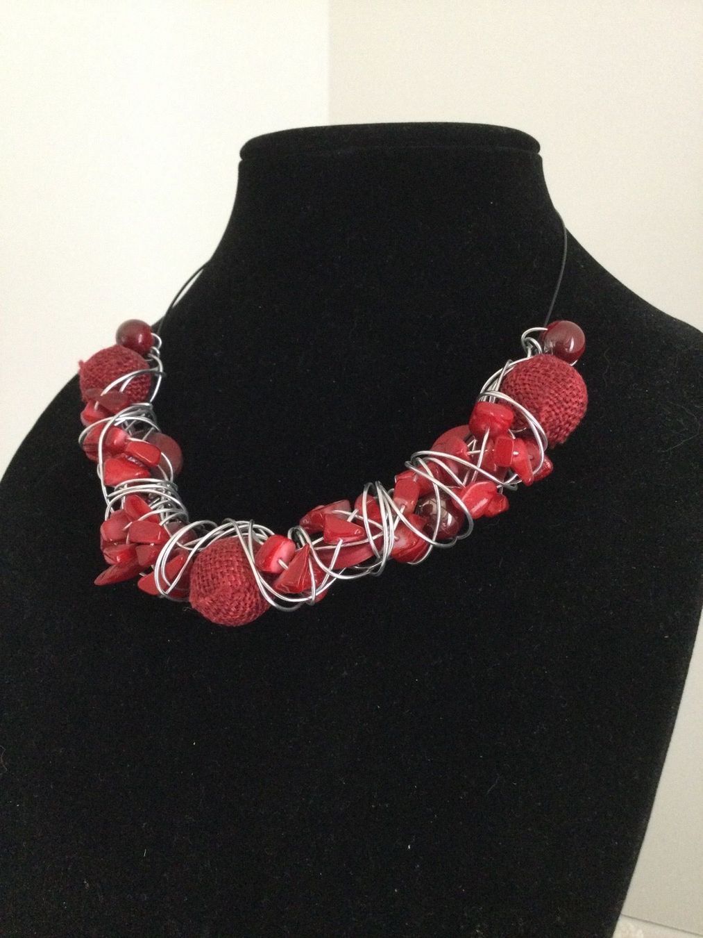 Catenine: Collier avec perles rouges & perles coquillages NEUF – Nuovo e nell'imballaggio originale da Agiez venduto da chouchanelle 3