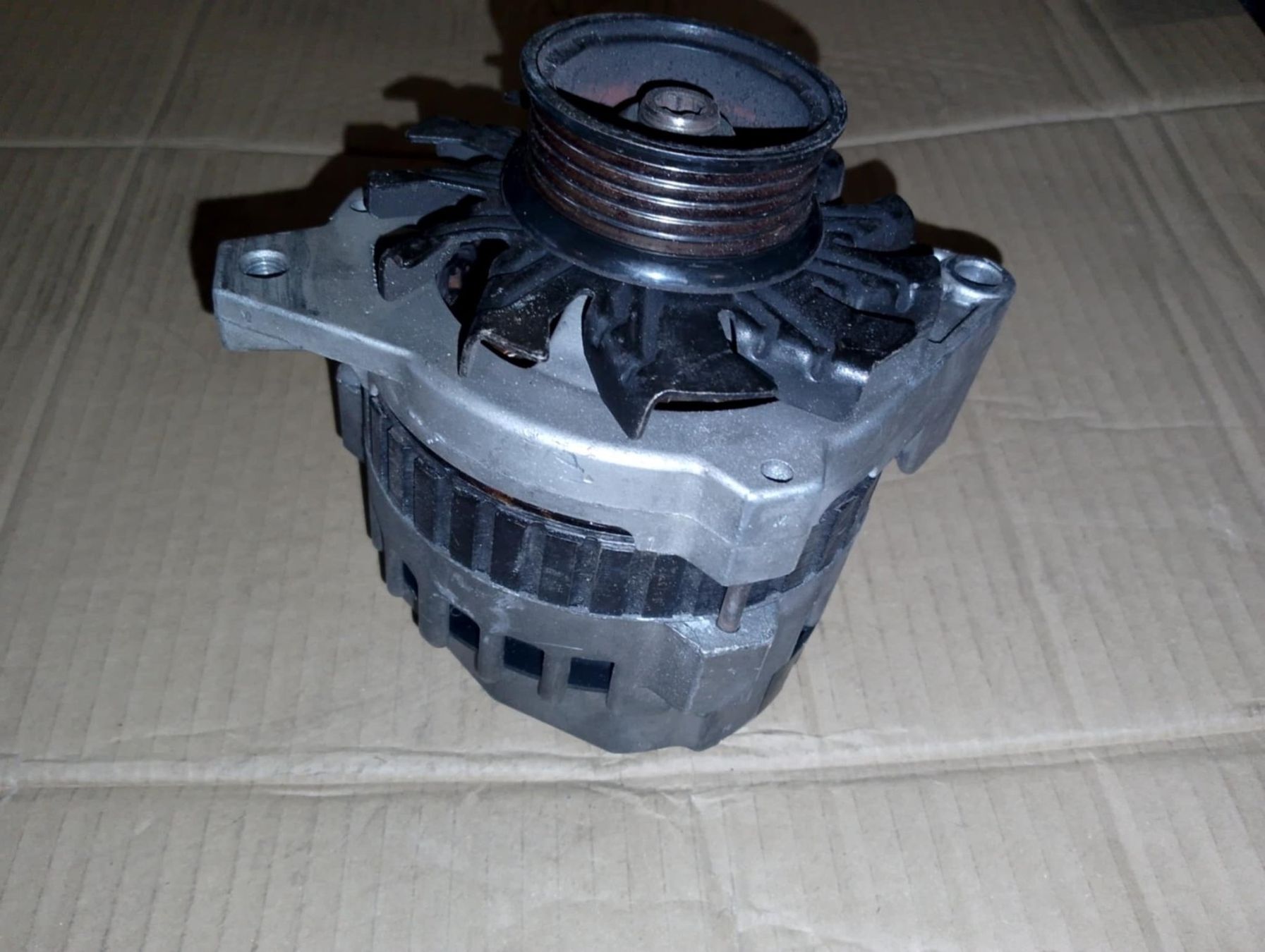 GM Tutti pezzi di ricambio auto: Alternator  GM 3 – Usato da Niedergösgen venduto da usc_tt5r 4