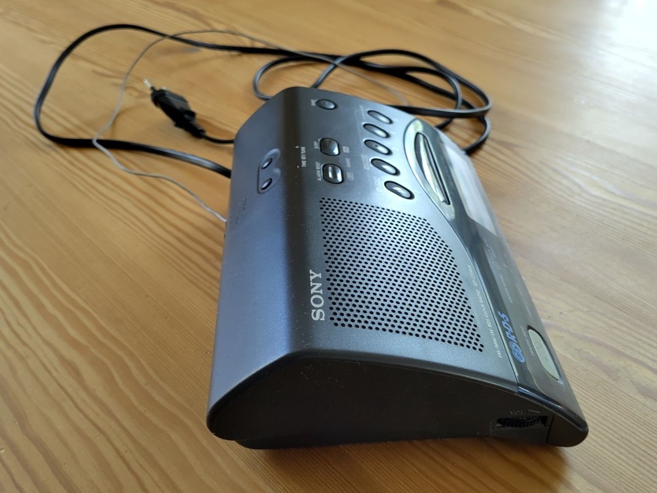Sony Réveils: Radiowecker SONY Dream Machine ICF-C20RDS – D'occasion à Möhlin par MeisterHora 1