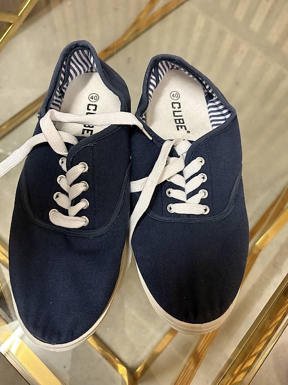 Scarpe da donna: Damen Sneakers Gr 40 NEU – Usato da Dübendorf venduto da karim1409
