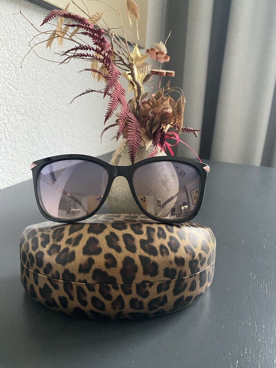 Guess Occhiali & Lenti: Lunettes de soleil Guess – Usato da Echallens venduto da 1961zap