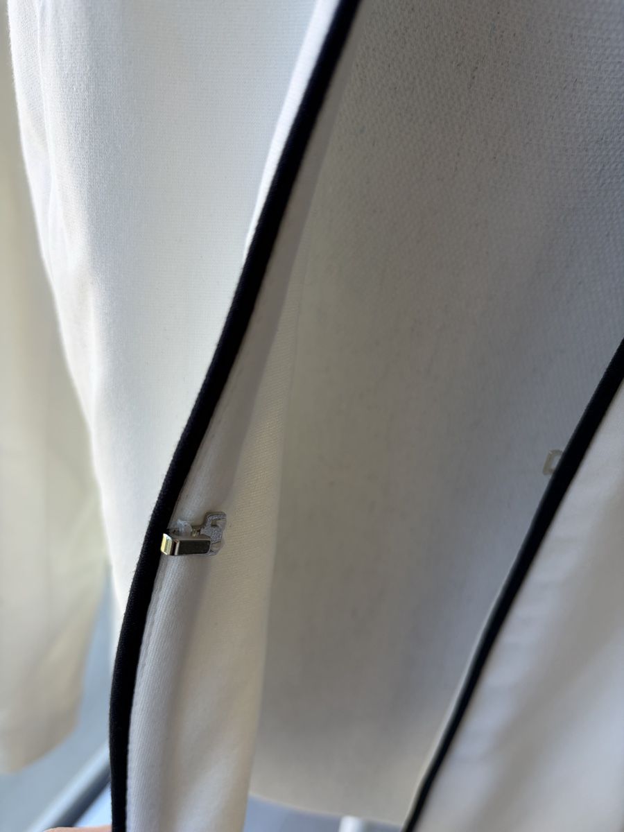 Giacche: Elegant Stretch White Jacket with Navy Trim  – Usato da Nyon venduto da Deb_D39 1