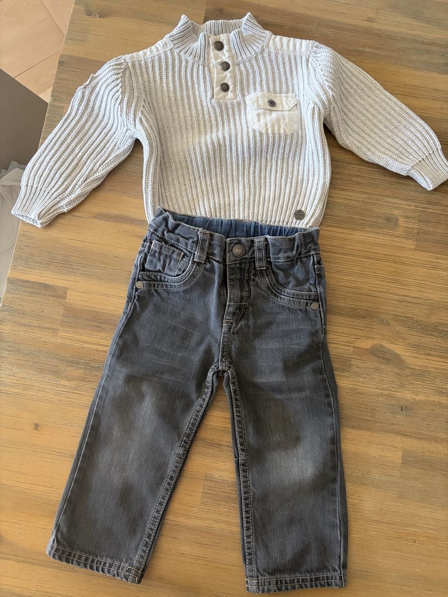 Chevignon Pantaloni: Ensemble d'hiver Chevignon 12 mois - Pull et Jean | Comme ne – Nuovo (secondo la descrizione) da Sion venduto da Nelsonkatz