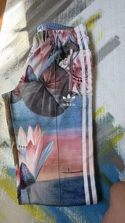 Adidas Hose, florales Muster, Grösse 38