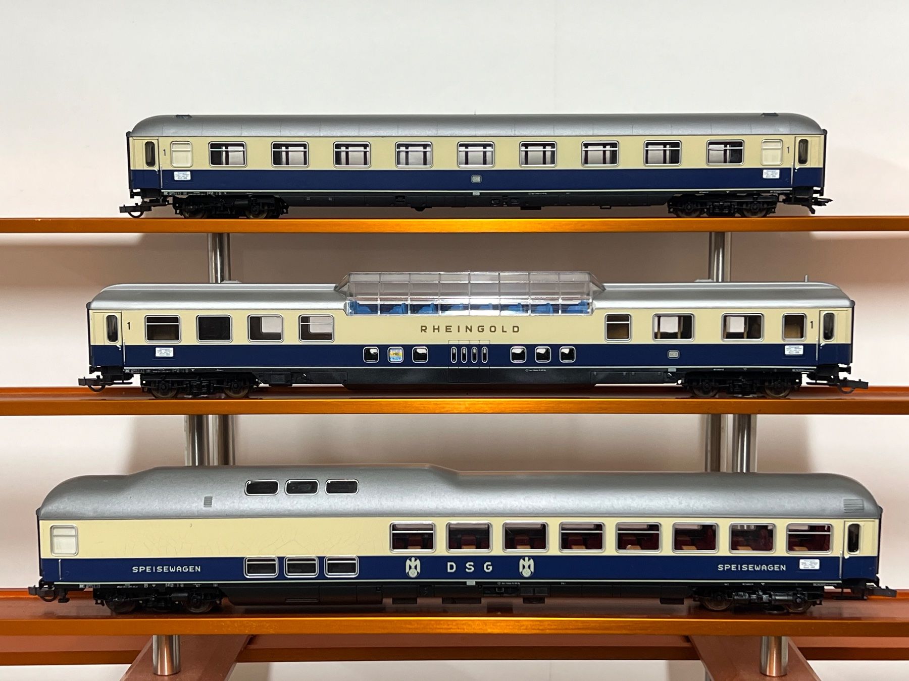 Lima Modellini di ferrovie: Lima Rheingold Wagenset  H0 DC – Usato da Neuenhof venduto da ludovicco 2