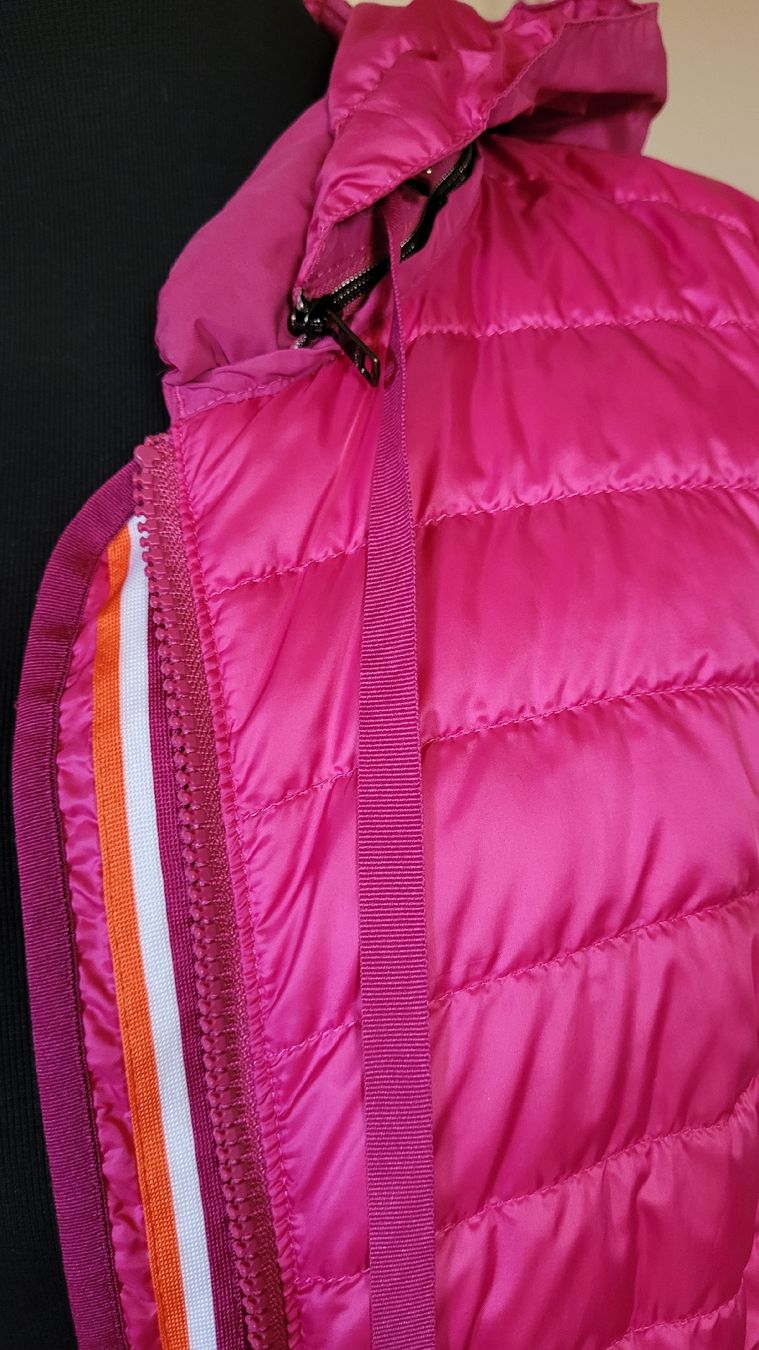 Marc Cain Vestes: Marc Cain Daunenjacke Gr.36 Fuchsia – D'occasion à Winterthur par Wohnhaus 4