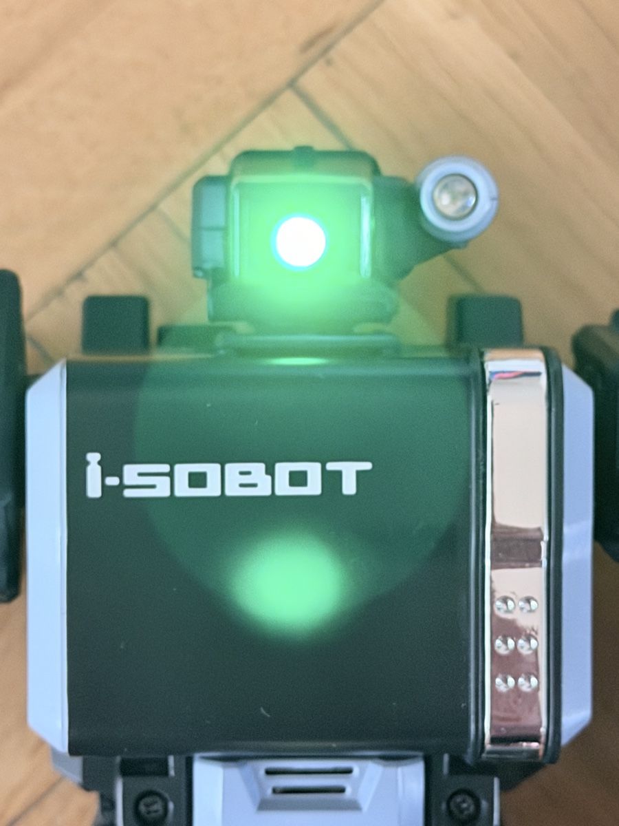 Tomy Giocattoli: Robot I-SOBOT Tomy avec télécommande et accessoires – Usato da Vessy venduto da Filippe1