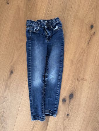 Jeanshose Grösse 116 SLIM