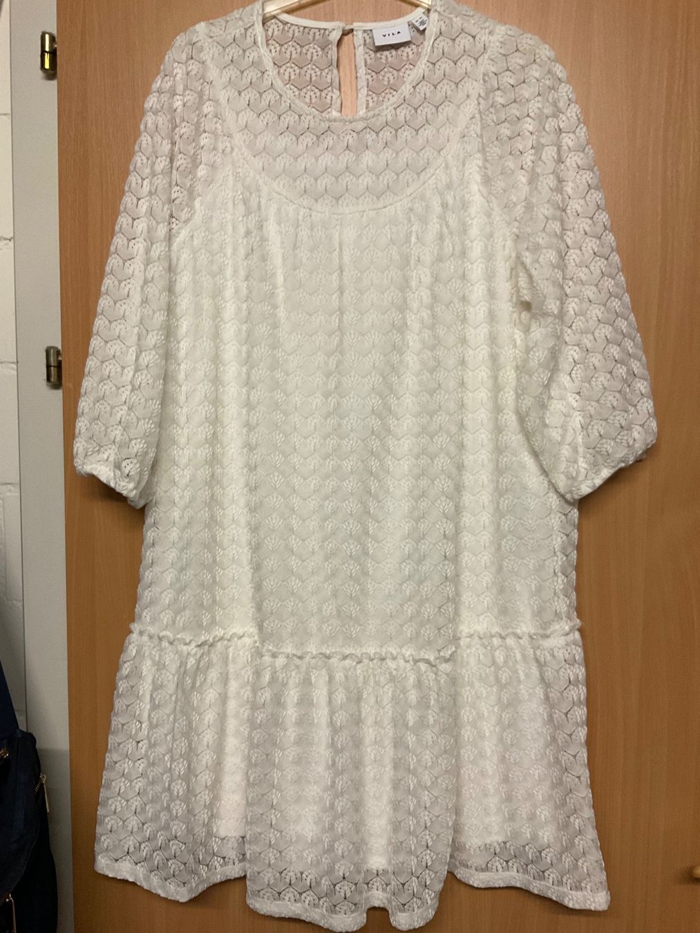 Vila Vestiti: Weisses Kleid – Nuovo (secondo la descrizione) da Spreitenbach venduto da Nucinul