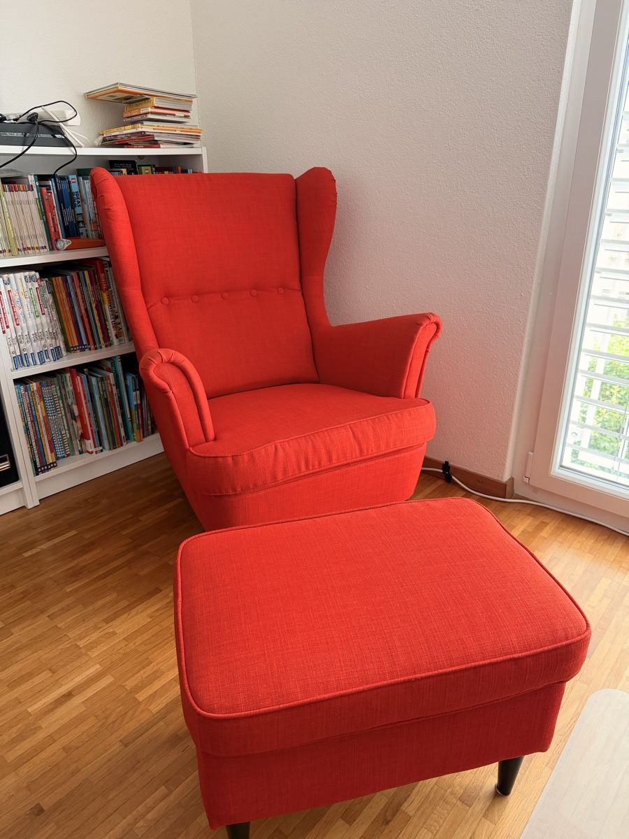 Ikea Poltrone: IKEA STRANDMON Ohrensessel mit Hocker – Usato da Bülach venduto da treb0r 1