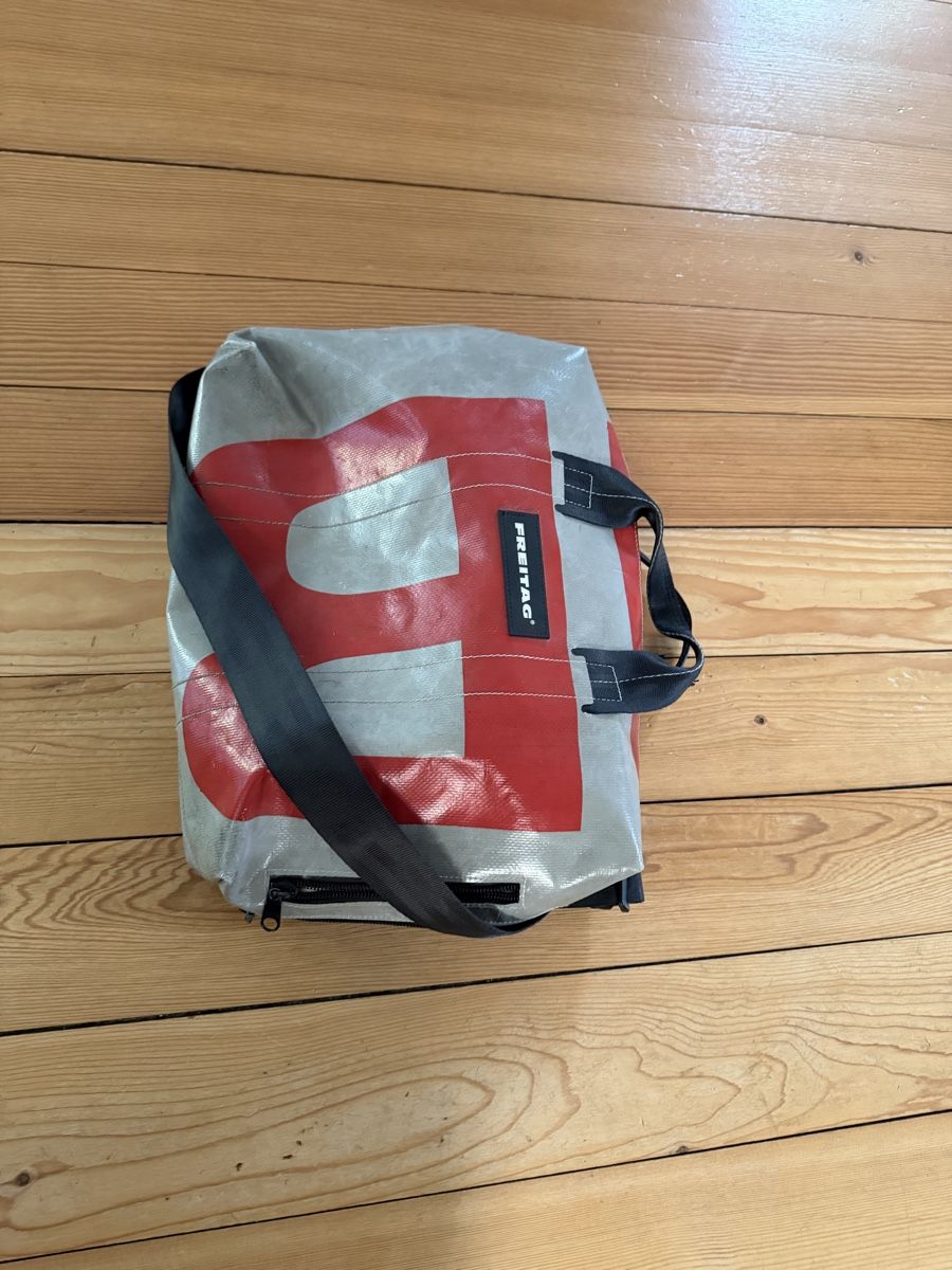 Freitag Taschen: Freitag Laptop Tasche – Gebraucht aus Langenthal von Futureska 1