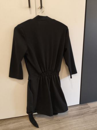 Abito a pantaloncino nero