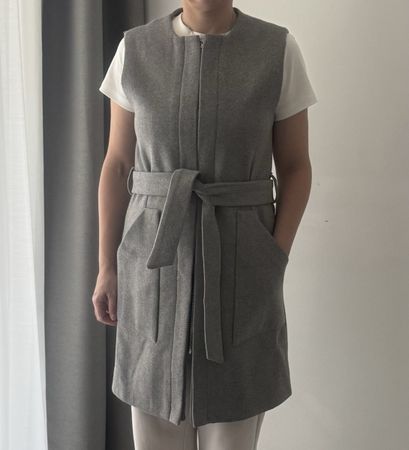 Grey Sleeveless Belted Trench Coat - Chic Fall Layer!