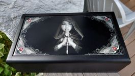 Boîte "dame prieuse"