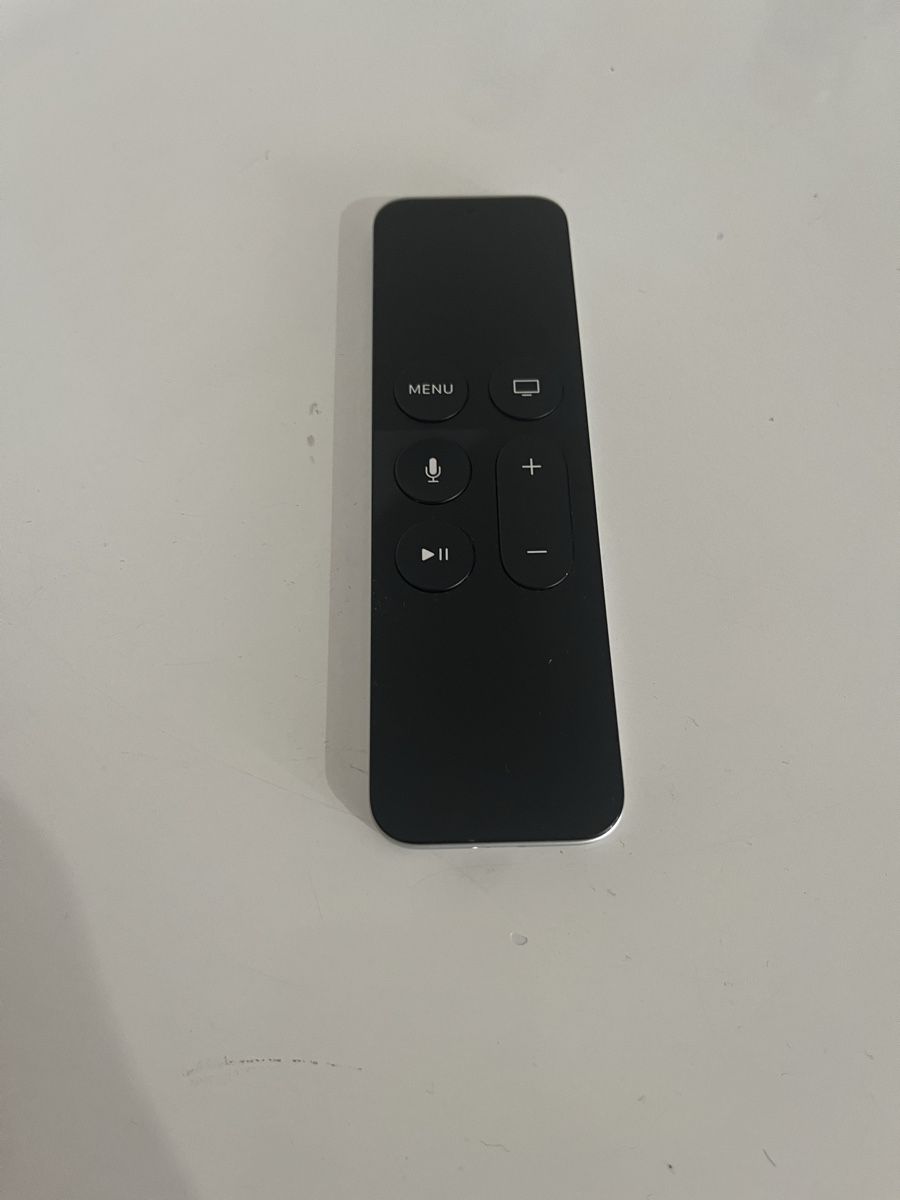 Apple Télécommandes:  télécommande Apple TV Siri (4e génération) – D'occasion à Petit-Lancy par Hpk_tbk 1