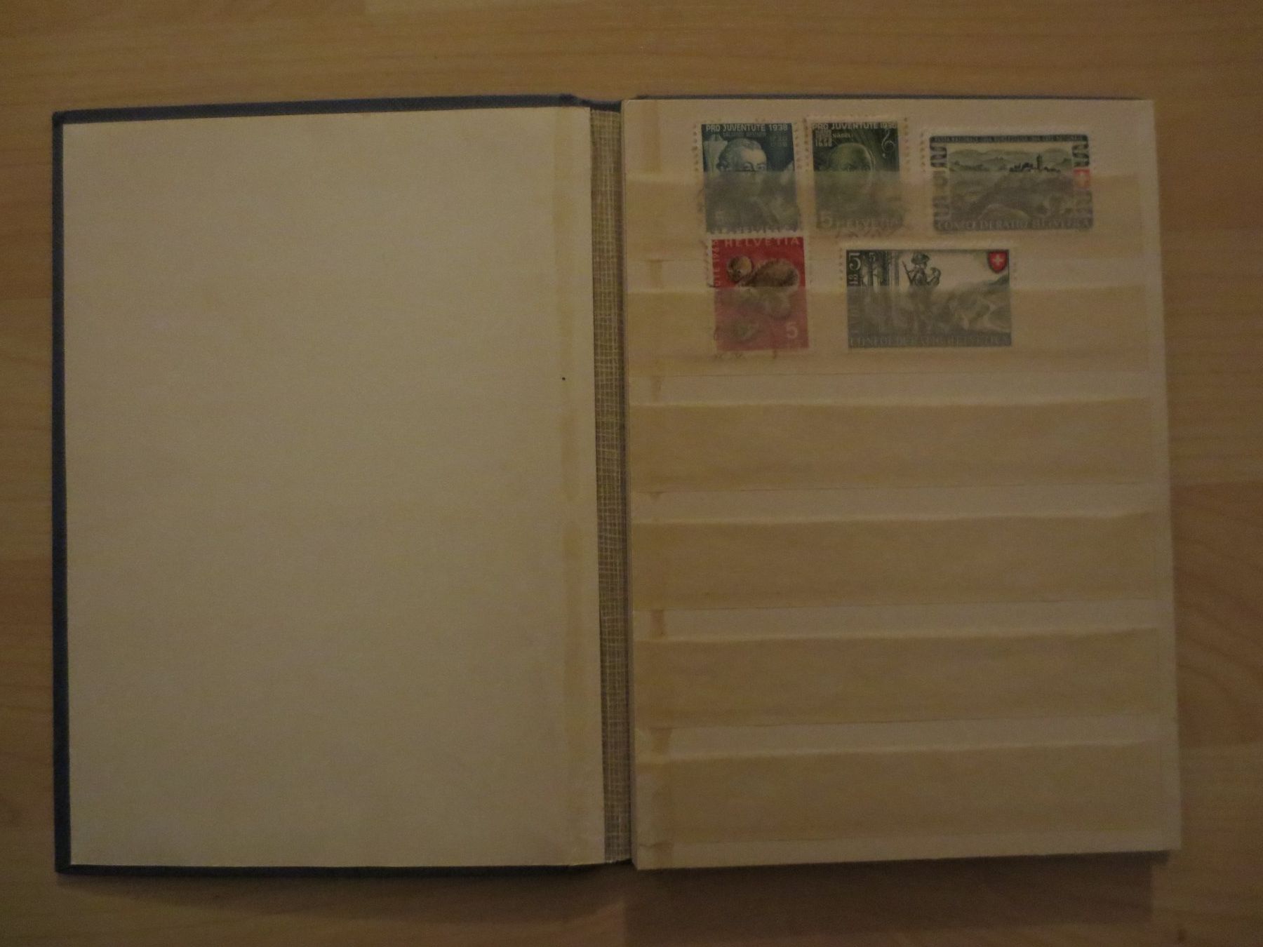Albums: Briefmarkenalbum – D'occasion à Weier im Emmental par waefler03 1