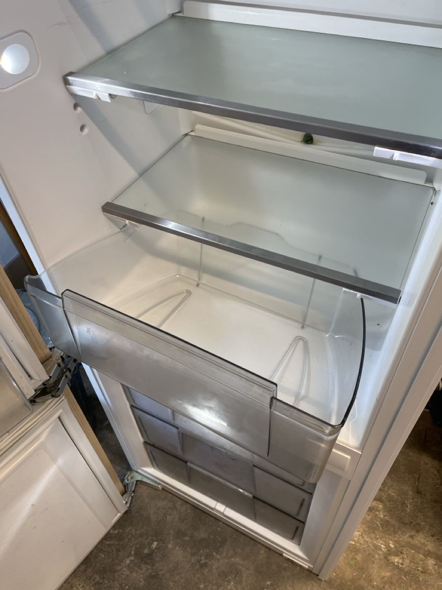 V-Zug Frigoriferi: V ZUG Kühlschrank  – Usato da Winterthur venduto da ReUse_Baumarkt 6