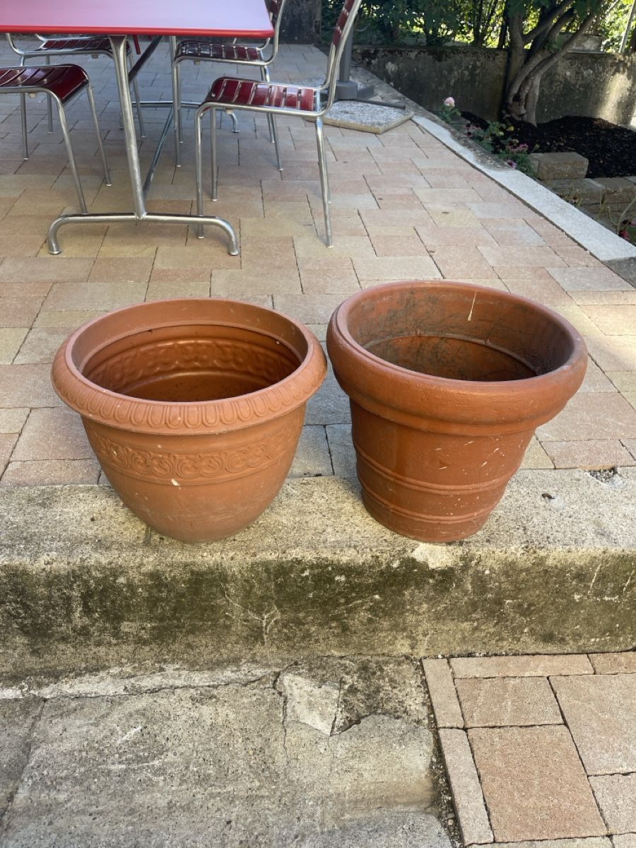 Vasi per fiori: 2 Plastik Blumentöpfe – Usato da Villnachern venduto da socondlife