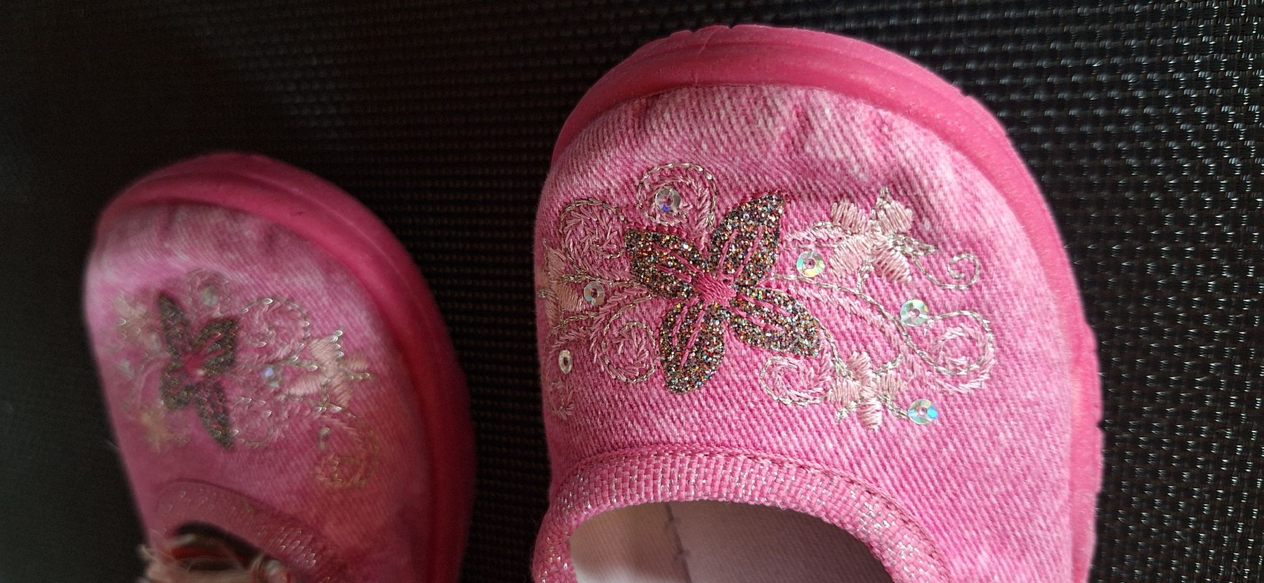 Elefanten Scarpe per ragazze: Hausschuhe – Usato da Oberägeri venduto da Runningiceman 1