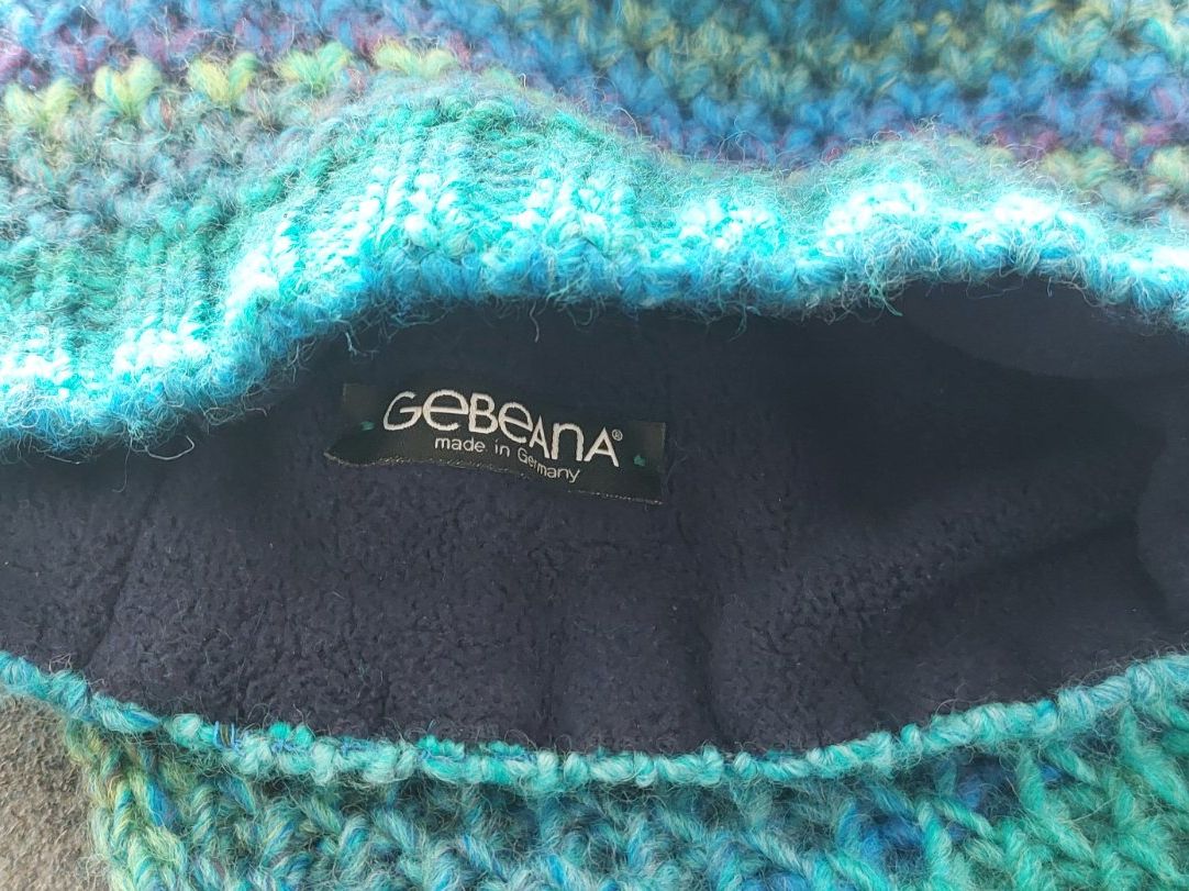 Foulard & Sciarpe: Strick Set - Schal und Mütze – Nuovo (secondo la descrizione) da Herbetswil venduto da Lipasto 2