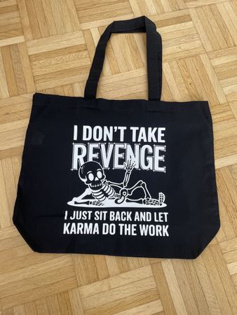Schwarze Stofftasche mit Aufdruck, ideales Geschenk!