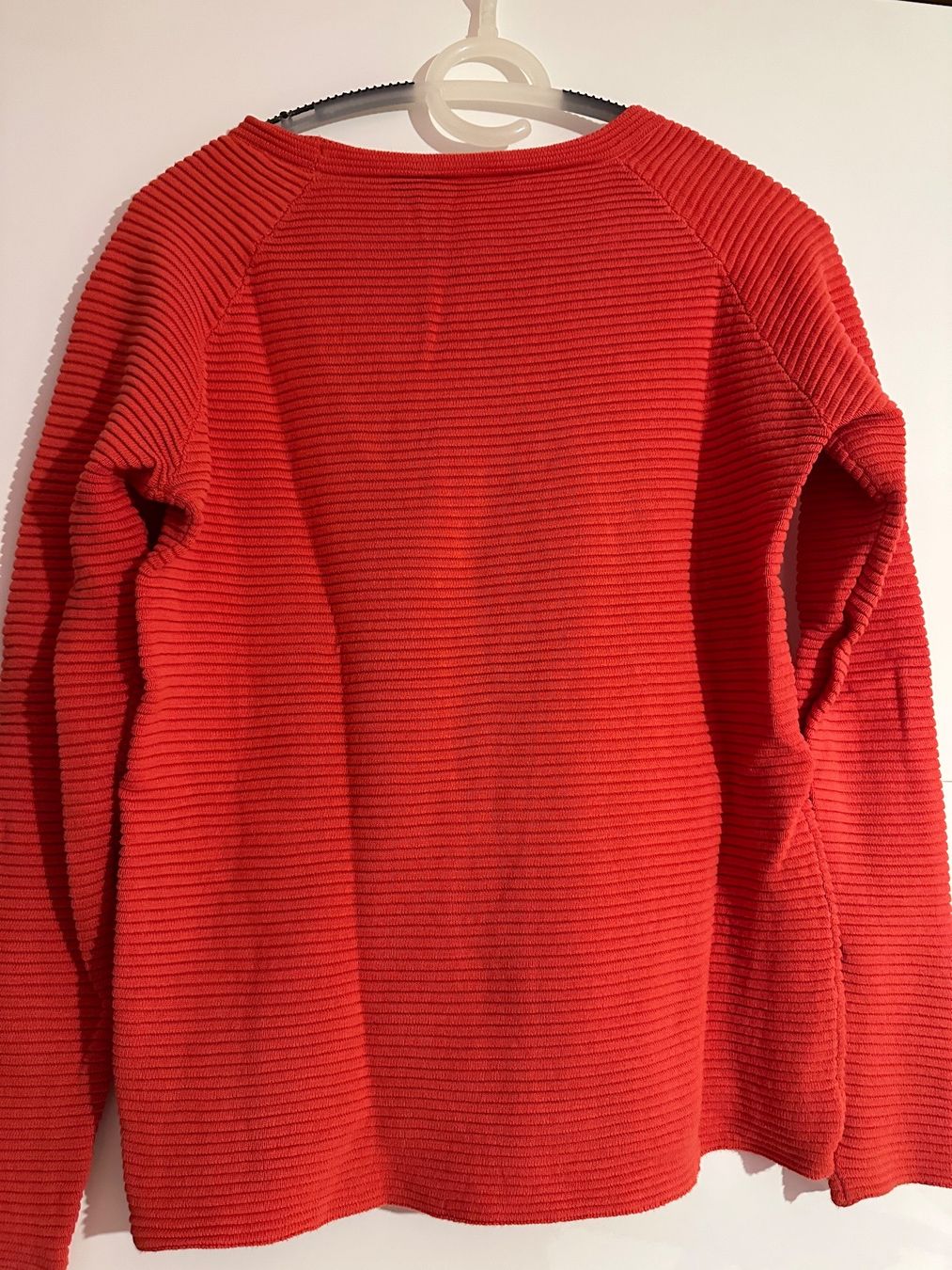 Pulls & Sweat-shirts: Korallefarbiger Pullover Damen – D'occasion à Triengen par nes_l8cj 2