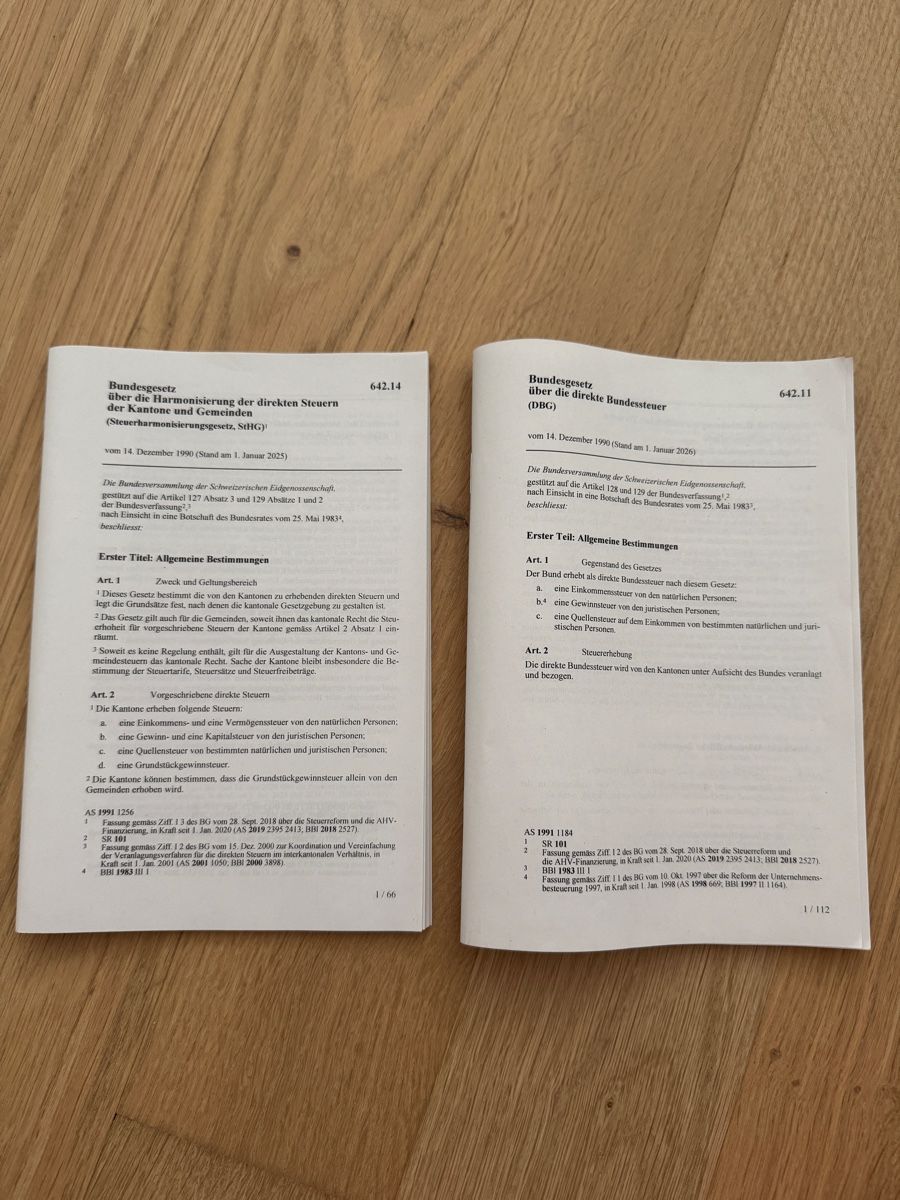 Bücher: Bundesgesetze DBG und StHG – Neu (gemäss Beschreibung) aus St. Gallen von ElmedinaZ