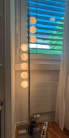 Moderne Lumess Suisse Design-Stehleuchte