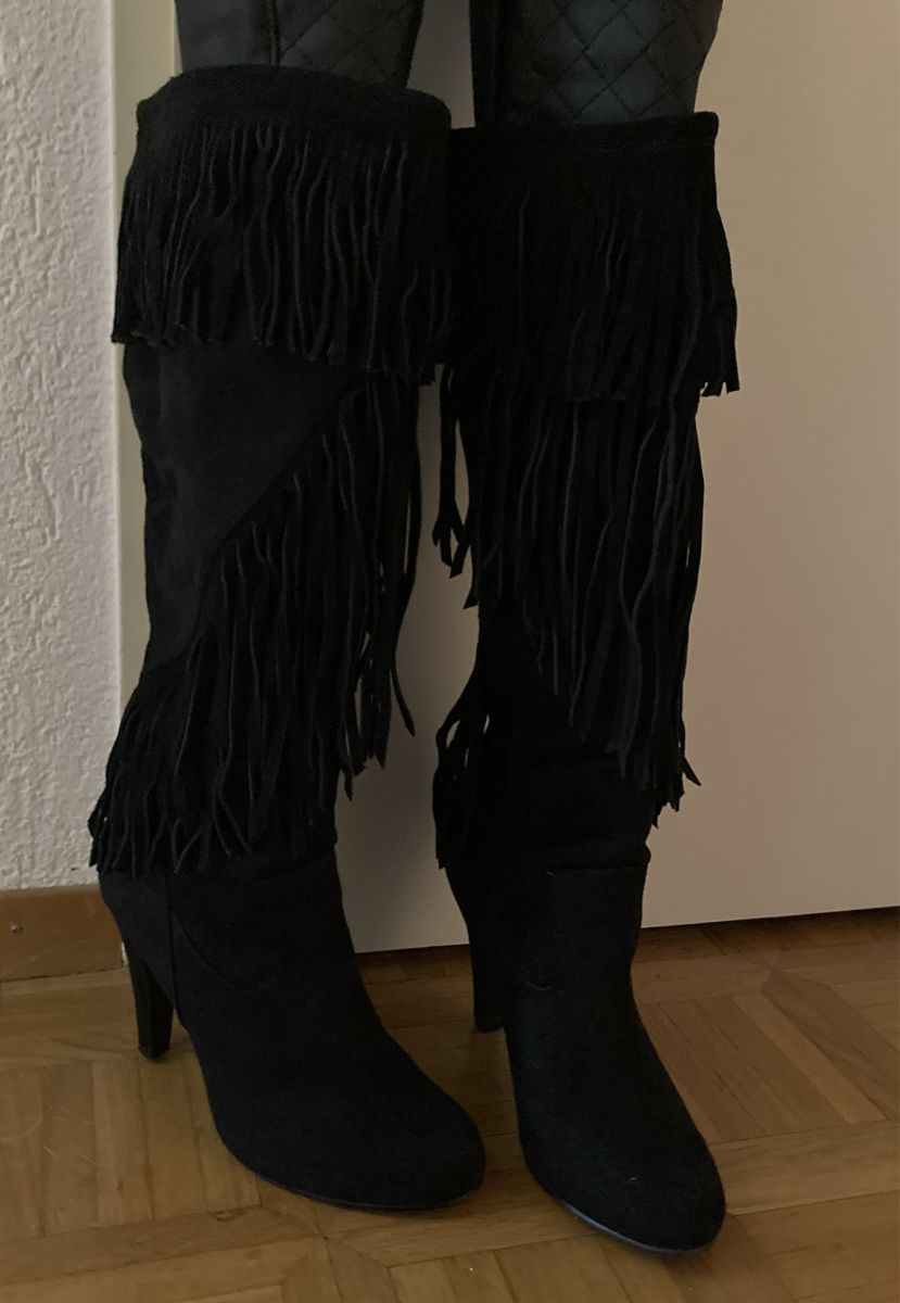 Scarpe da donna: Fransen Stiefel schwarz 40 – Usato da Volketswil venduto da cinicini 2