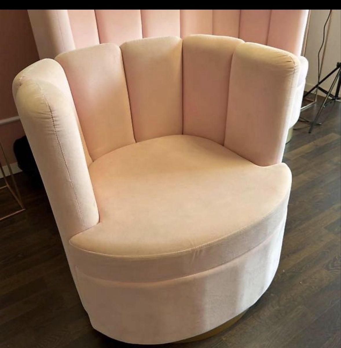 Fauteuils: Sessel rund Samtbezug rosa – D'occasion à Zürich par Josealves067
