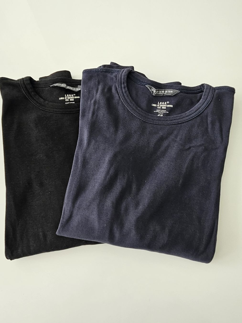H&M Lotti & Set di vestiti: 2 x Longsleeves – Usato da Ostermundigen venduto da Msmash