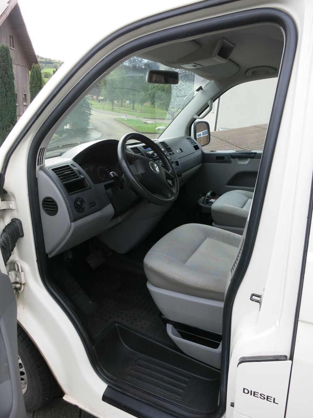 VW Automobili: VW T5 2.5TDI – Usato da Egolzwil venduto da aut_nh87 4