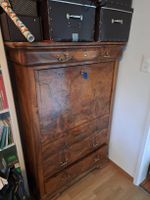 Sekretär aus schönem Holz