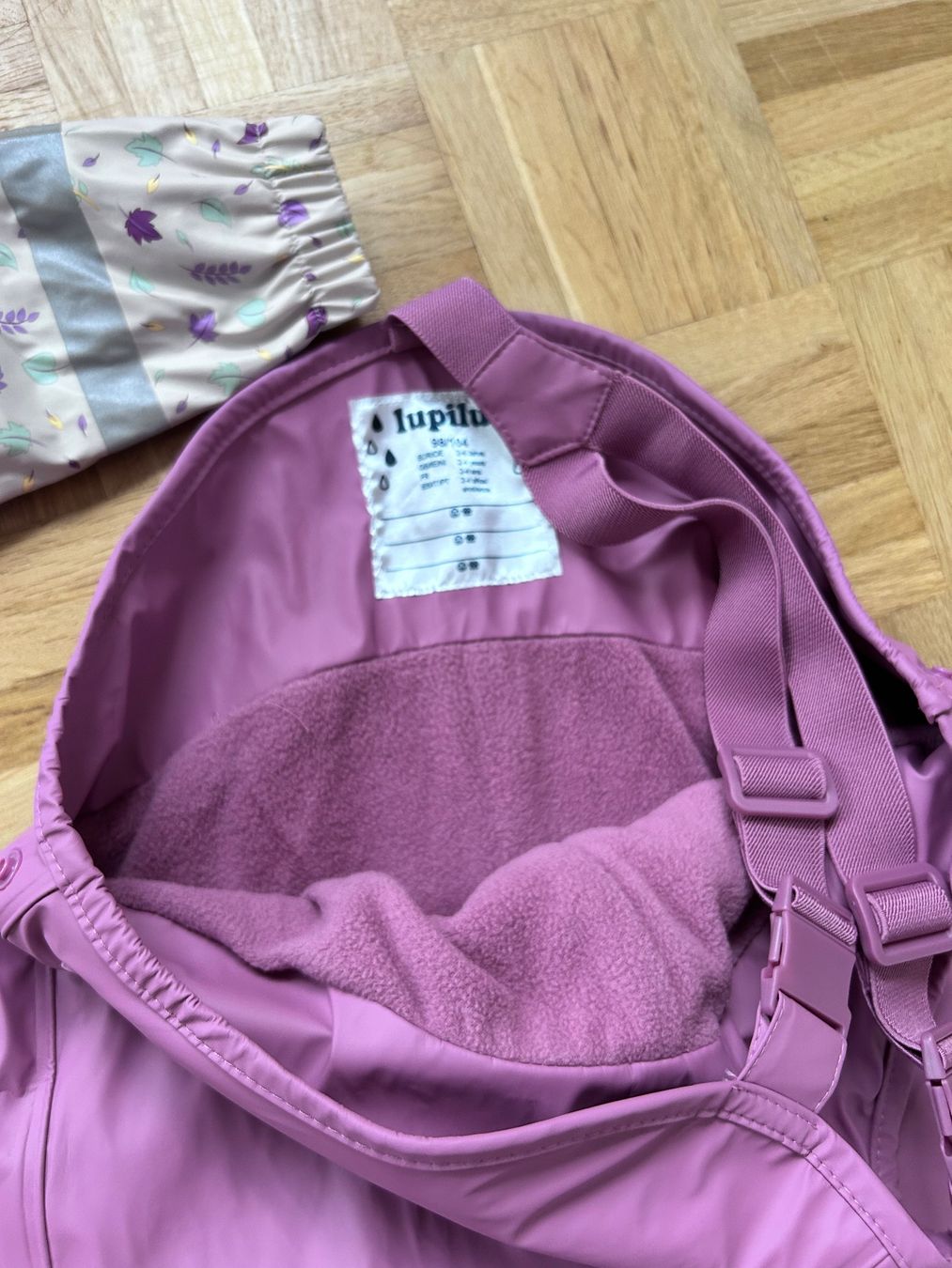 Lotti & Set di vestiti: Regenkleidung Set Gr 98/104 – Usato da Affoltern am Albis venduto da dor_d289 2