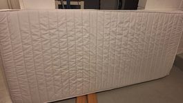 Matratze 90x200cm weiss neuwertiger Zustand