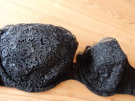 Schwarzer Push-Up BH mit Spitze, 80C, neuwertig Valisere
