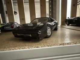 Ferrari Testarossa Modellauto schwarz