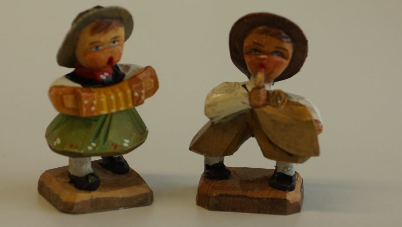 Sculture & Statue: 4 Musikanten, geschnitzt – Nuovo e nell'imballaggio originale da Brienz BE venduto da P.Edelweiss 3