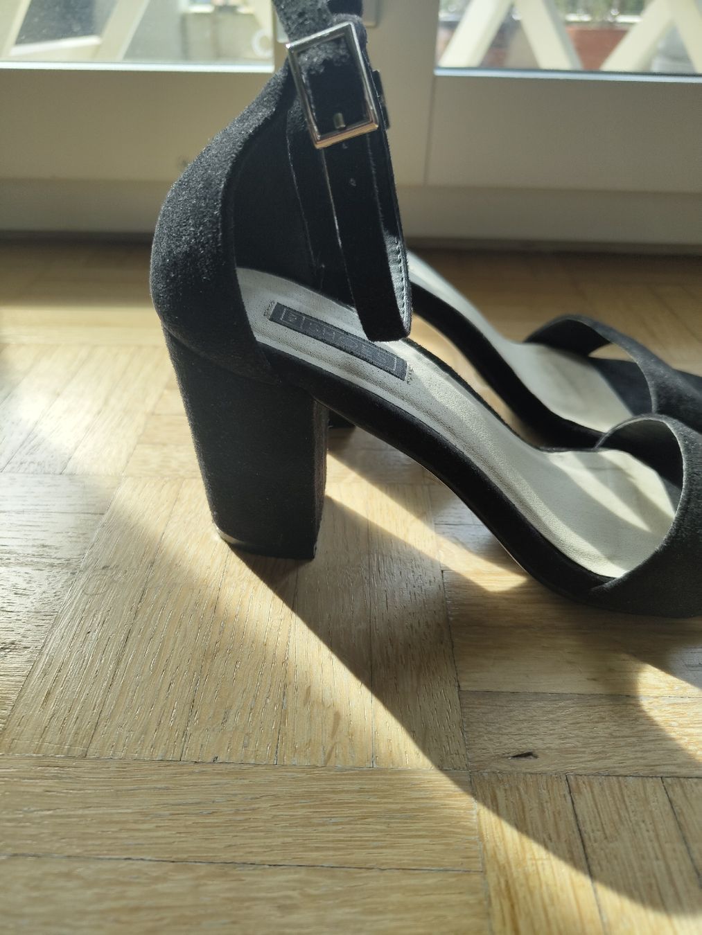 Scarpe da donna: Block-Heels, schwarzer Samt, Gr. 37 – Usato da Luzern venduto da mutega 2