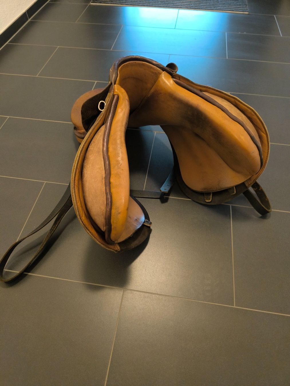 Selles, accessoires: Sattel – D'occasion à Oberägeri par mad_lb9l 3