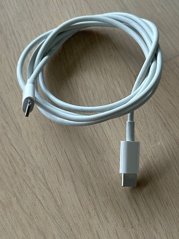 Apple Cavi: Apple USB-C auf Lightning Kabel 1m - NEU – Nuovo (secondo la descrizione) da Dübendorf venduto da san_tt6m