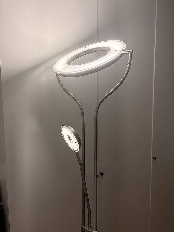 Lampade: Stehlampe  – Usato da Zürich venduto da Sandraastoll