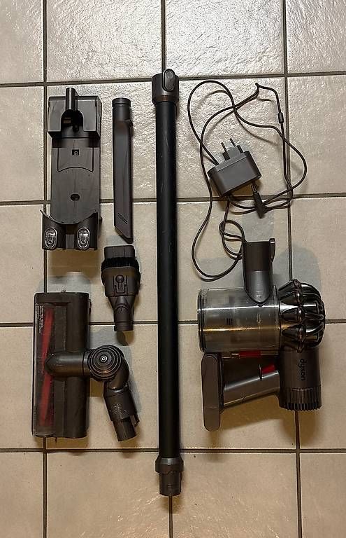 Aspirapolveri & Accessori: Dyson DC62 Staubsauger inkl. Zubehör – Usato da Sarnen venduto da tom1117