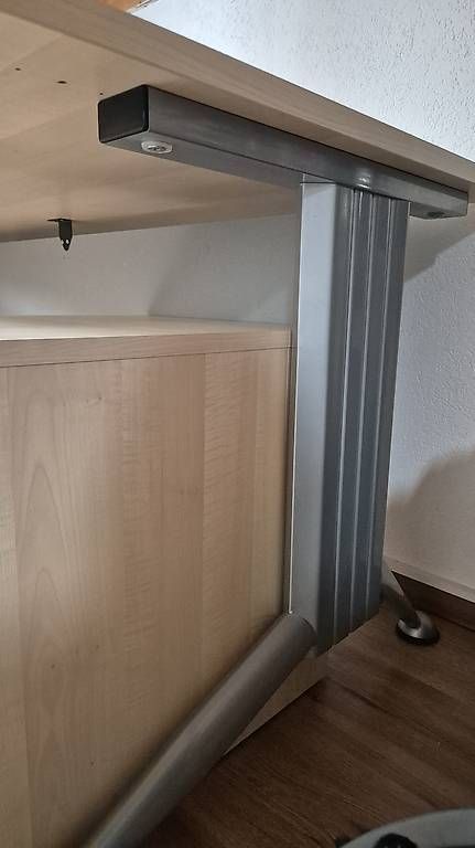 Schreibtische: Schreibtisch mit Korpus – Gebraucht aus Ottikon von Daisy2002 2