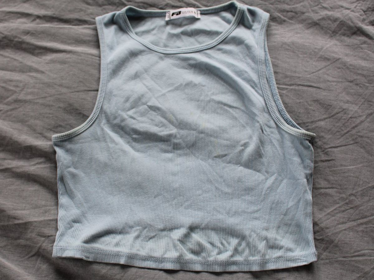 Tops: Top hellblau gerippt – D'occasion à Hombrechtikon par lehnerrr