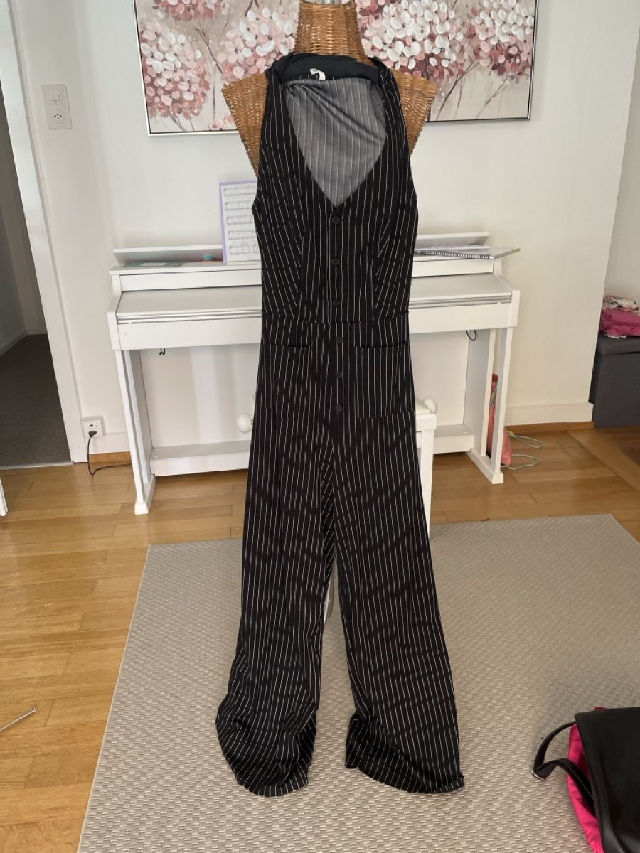 Jumpsuits: Hosenkleid, gestreift, M – Gebraucht aus Solothurn von Bobesch08